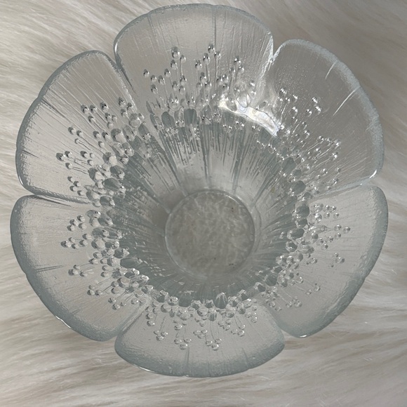 European Frosted Glass Flower Bowl - Picture 2 of 7